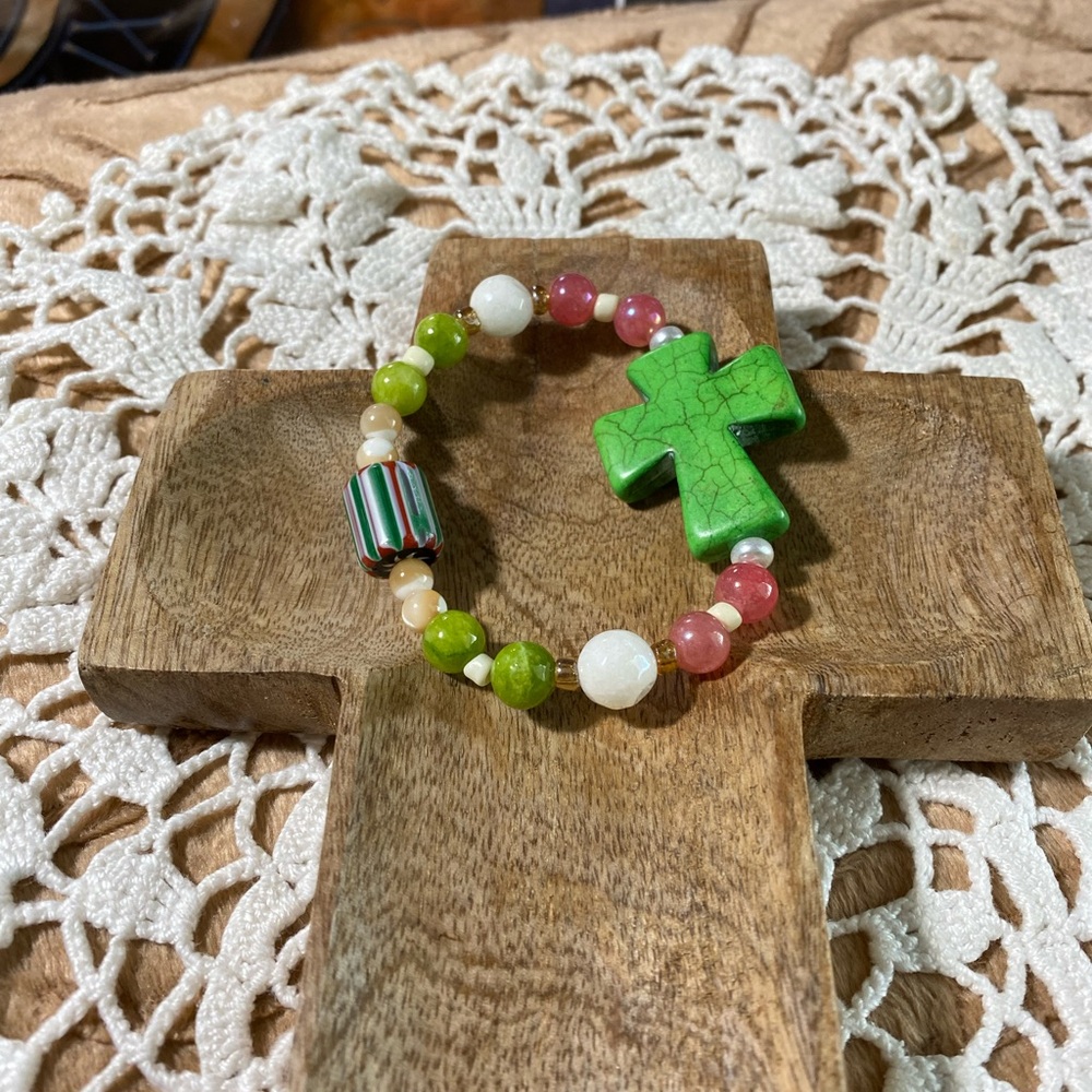 Hand crafted stretch beads bracelet. - Picture 2 of 15